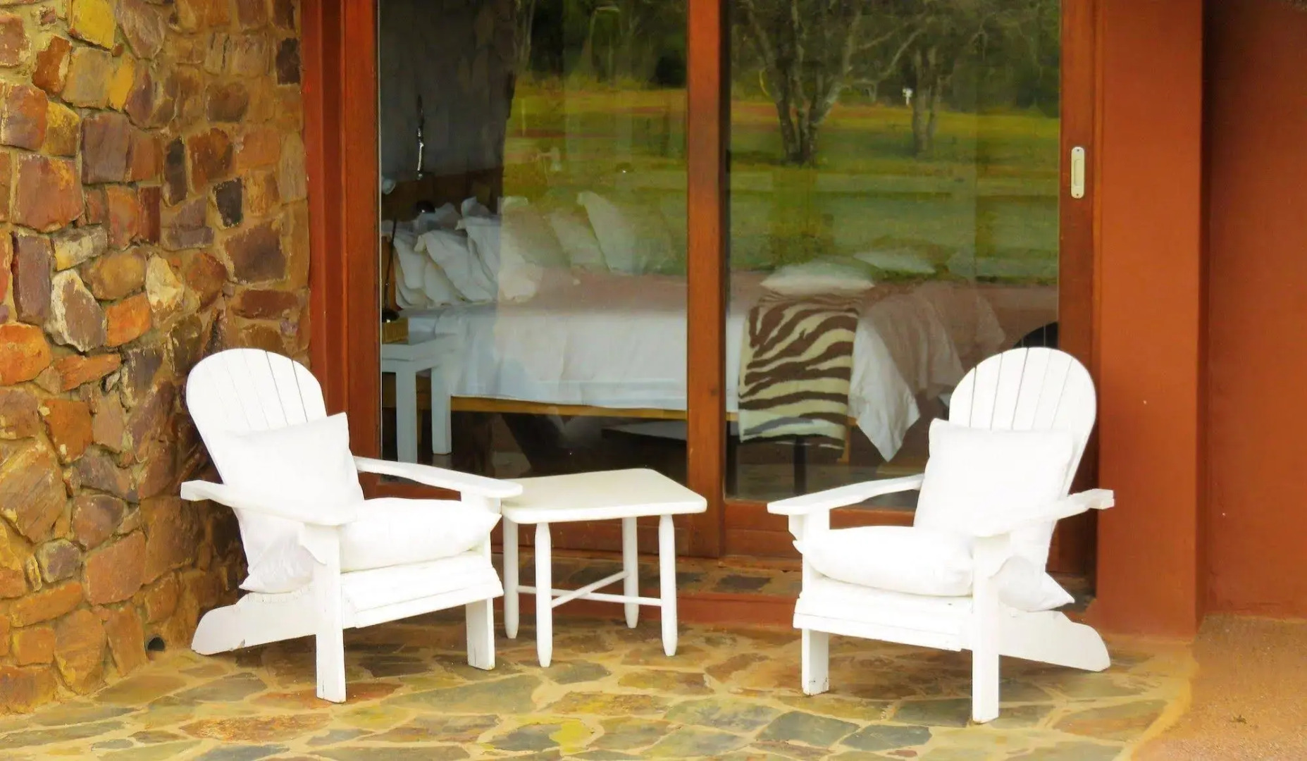 Zebras Crossing Lodge