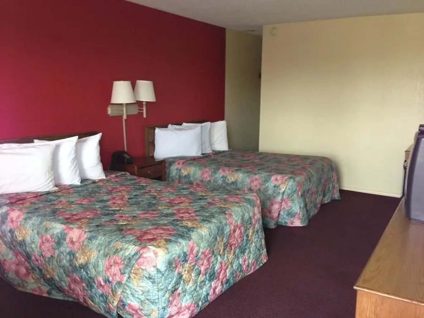 Super 7 Inn Siloam Springs