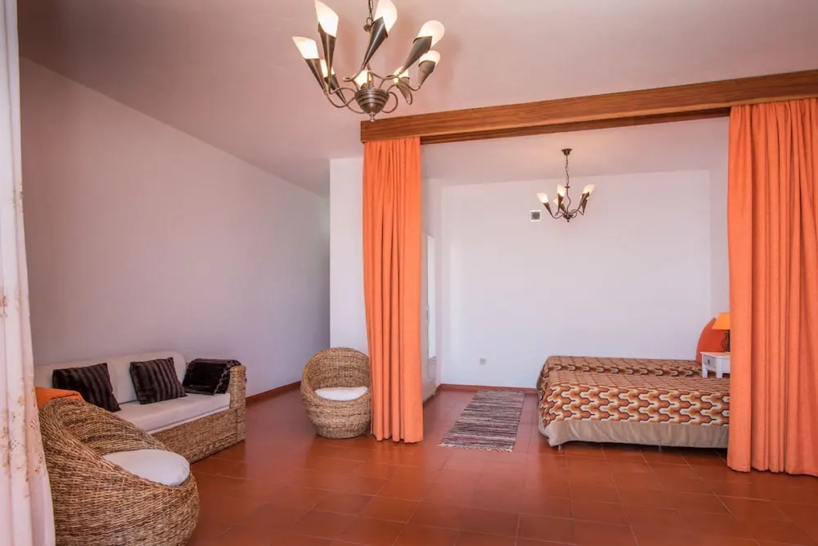 Vivenda da Esquina by MHM