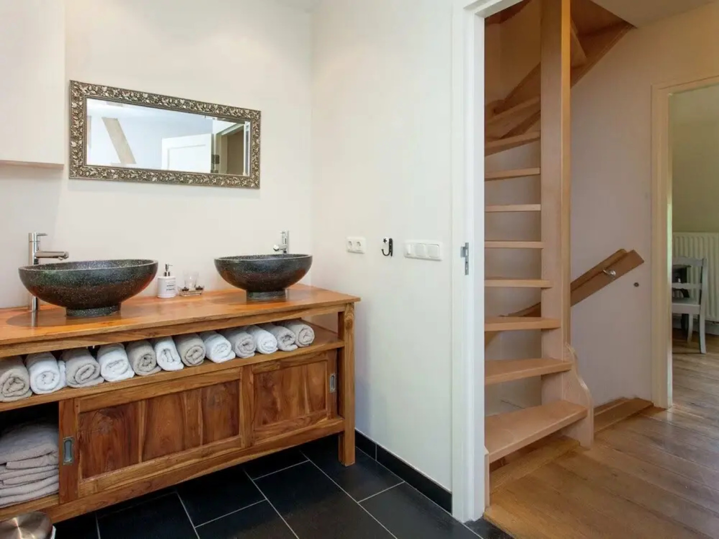 Cosy holiday homes in Slenaken, South Limburg with views on the Gulp valley.