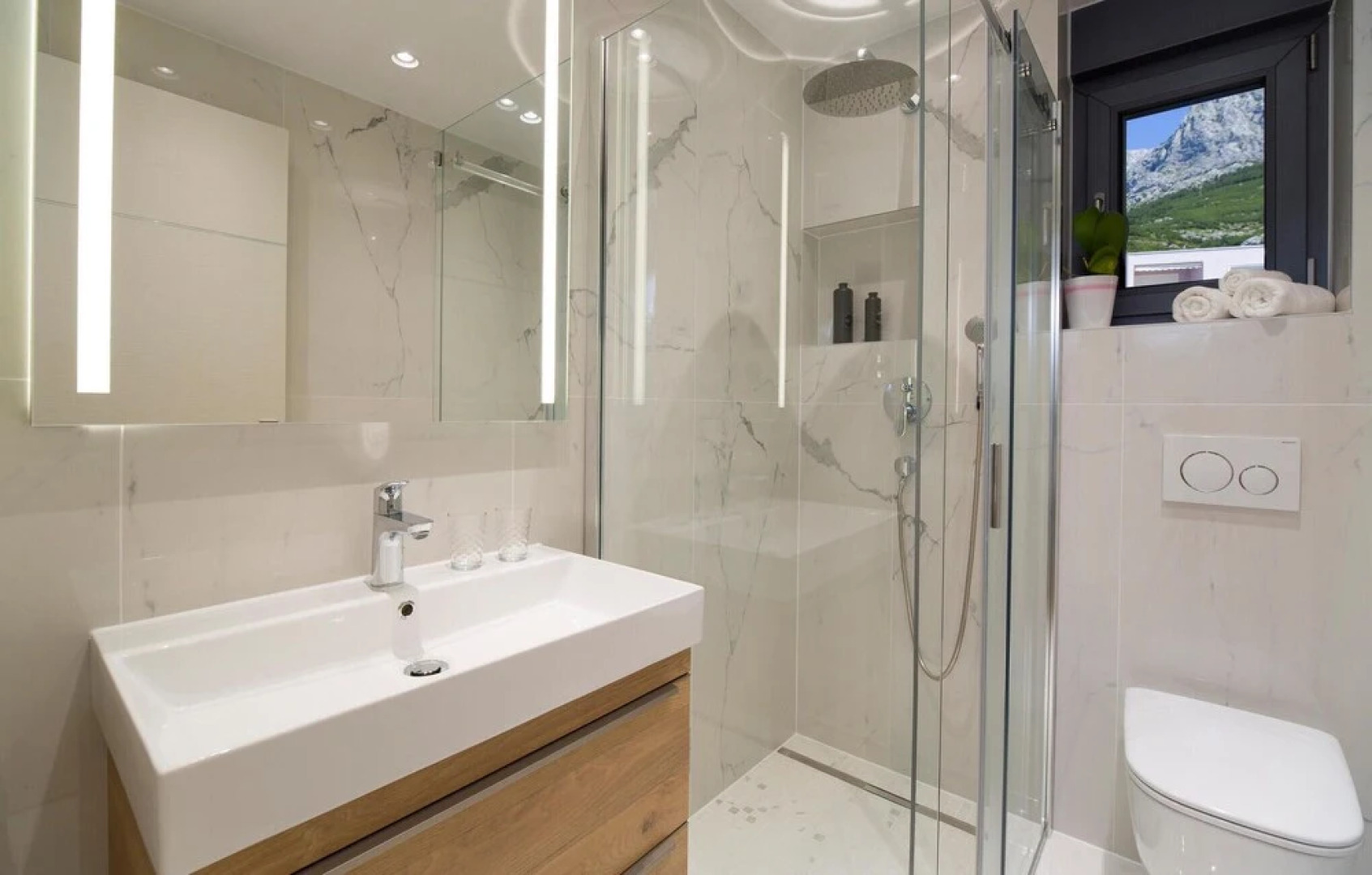 Stunning Apartment in Promajna With Wifi and 2 Bedrooms