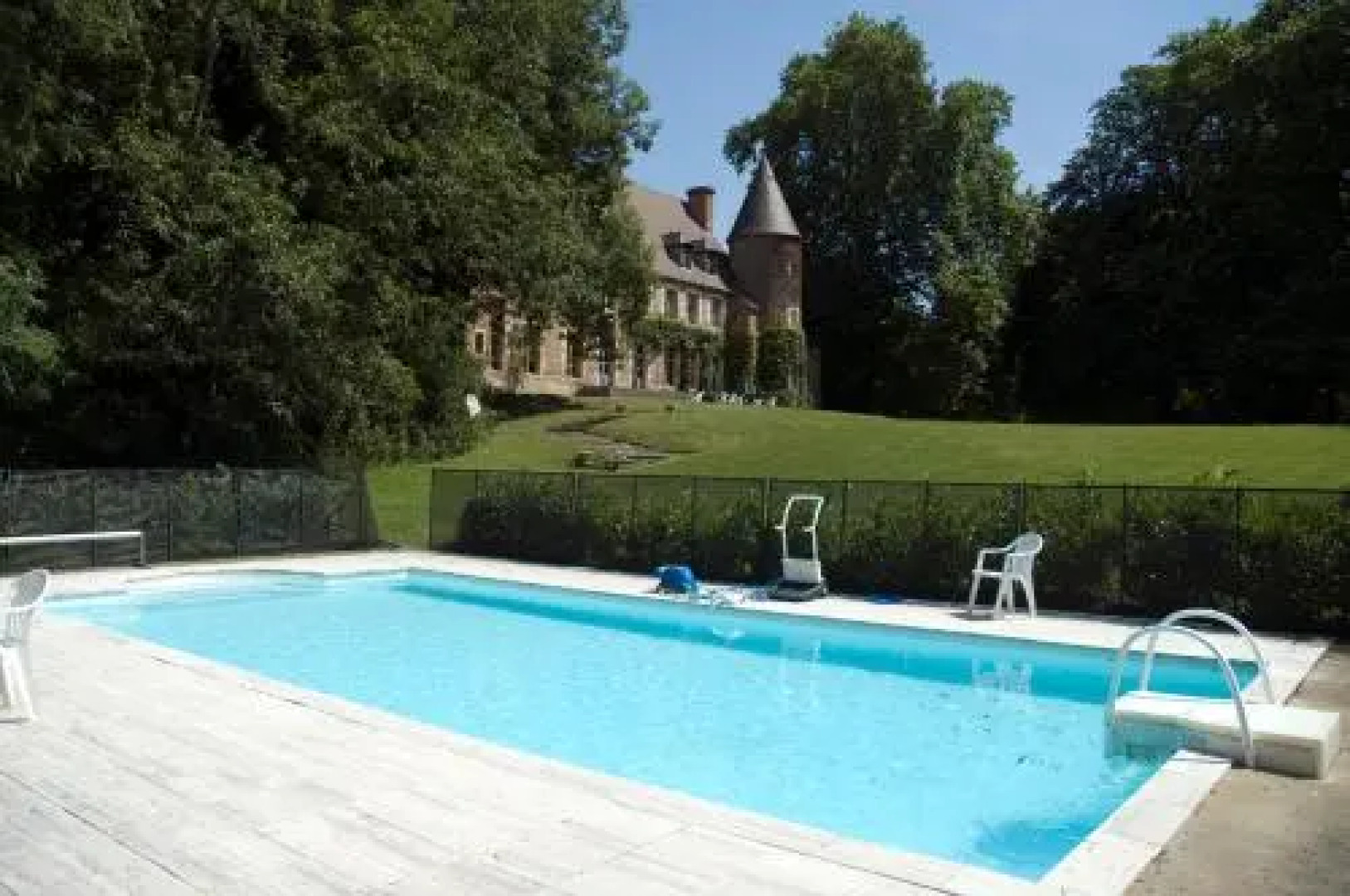 Château de Paray le Frésil