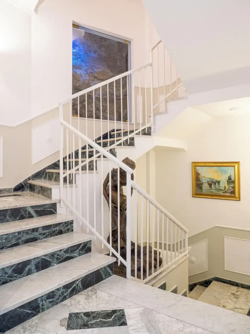 Cristina Hotel
