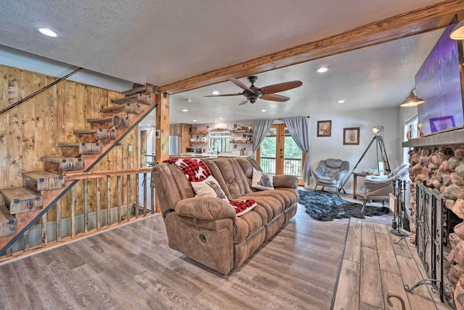 Hot Tub, Game Room: Dog-friendly Pine Cabin!