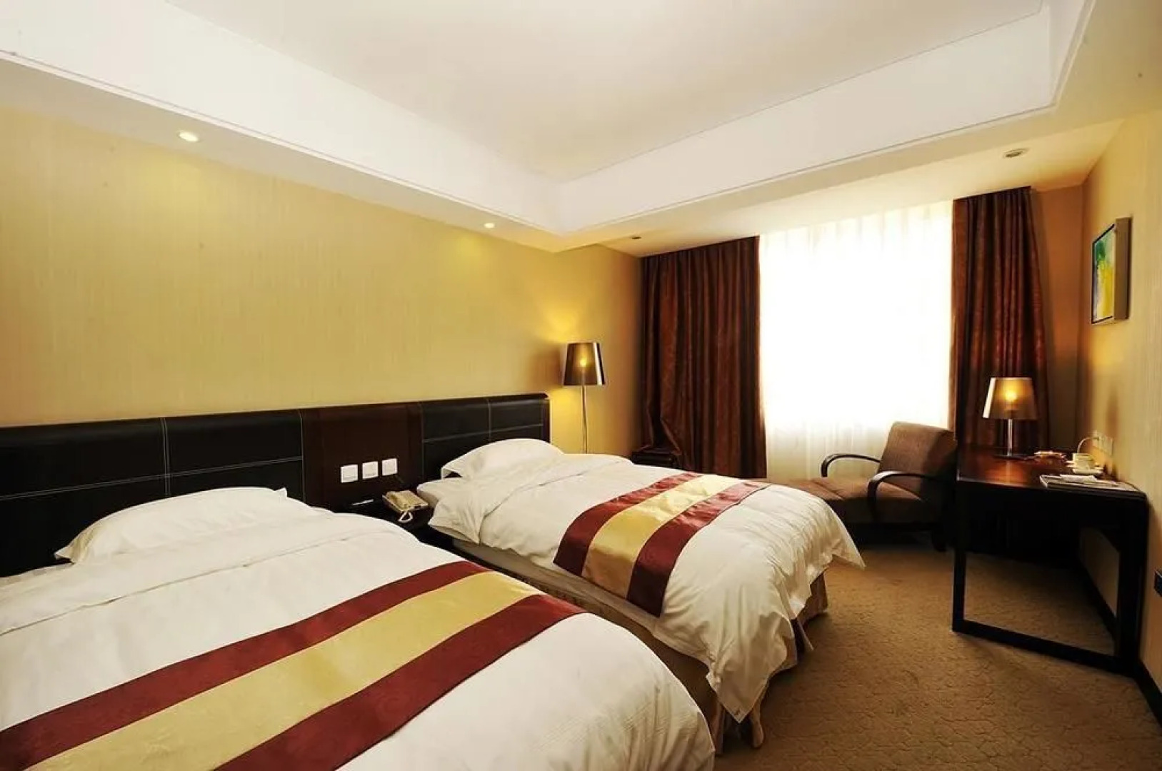 Wanjia Lakefront Hotel