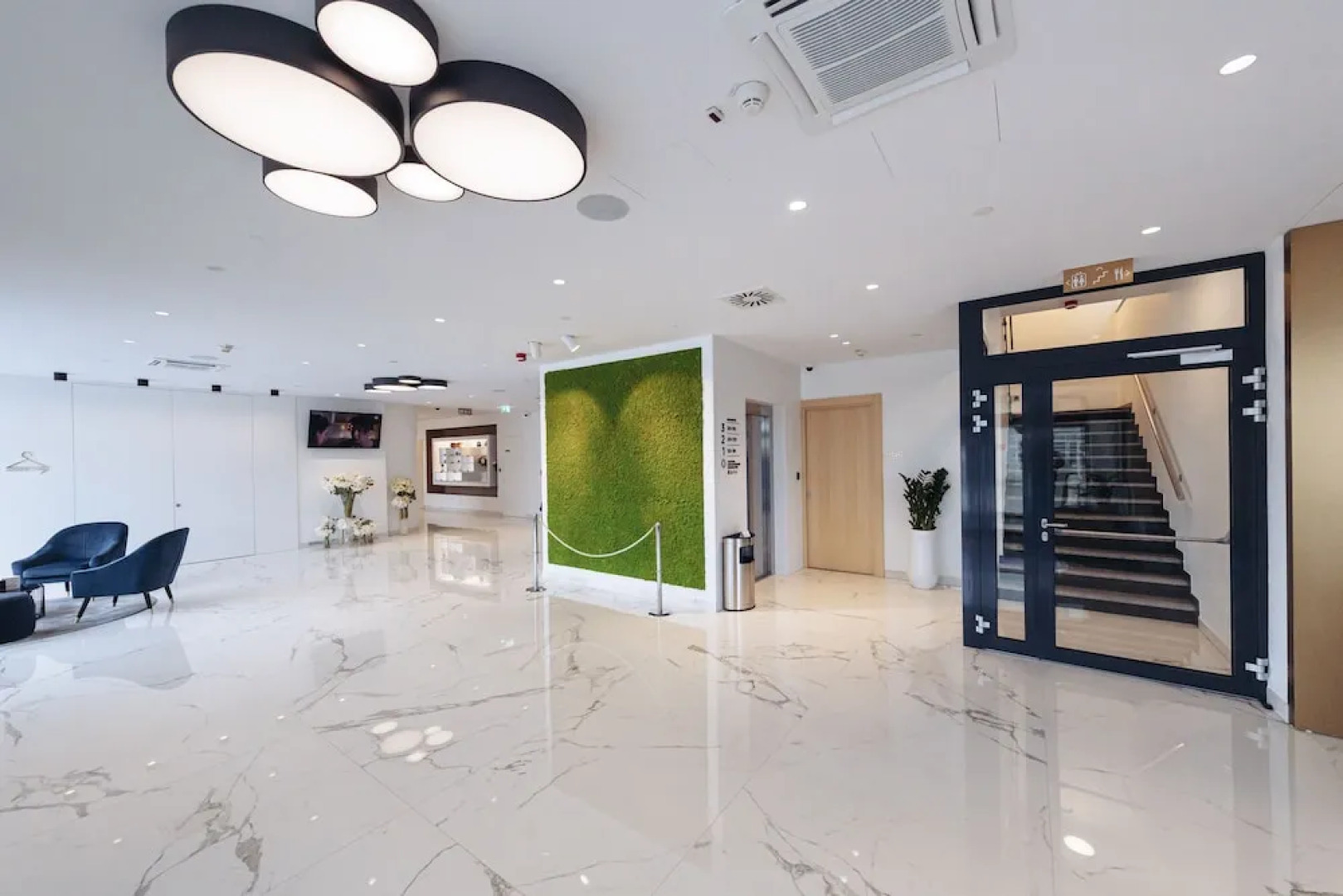 Antunovic Hotel East