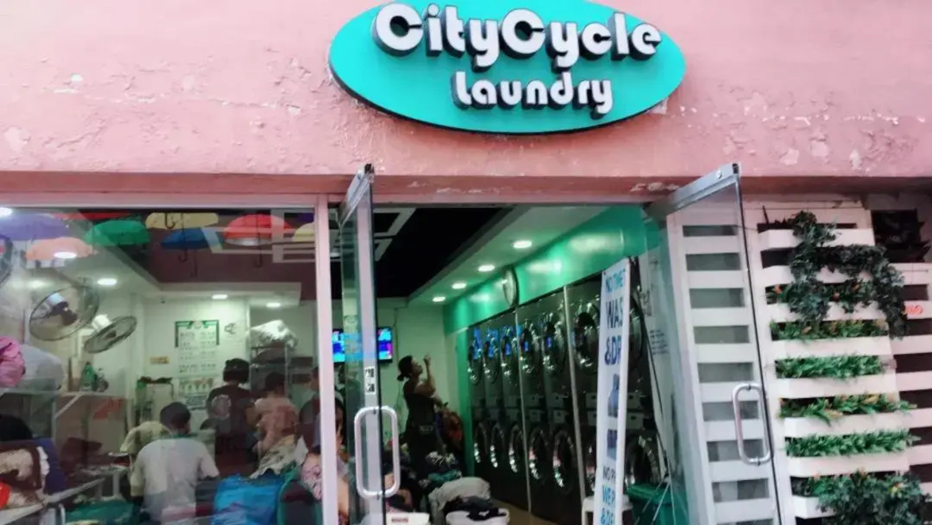 Affordable 2 BR 2 BA w/ Skycable, Netflix, & Amazon Prime