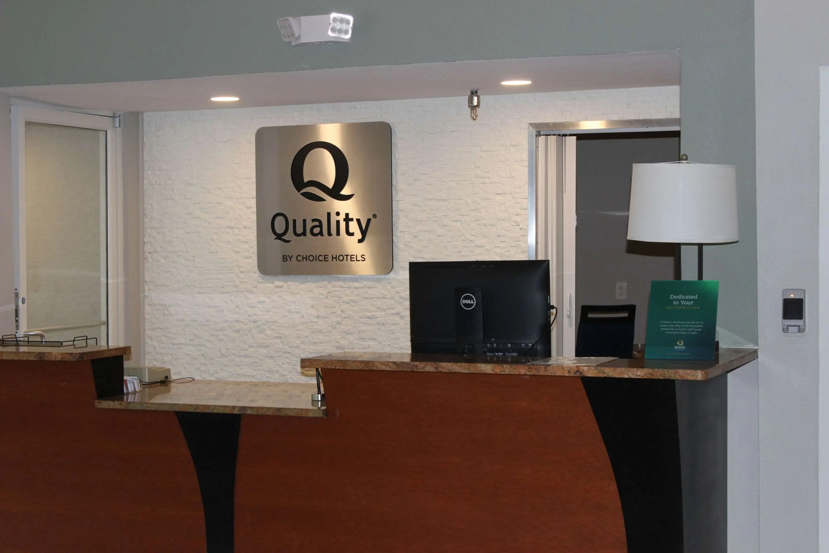 Quality Suites Waldorf