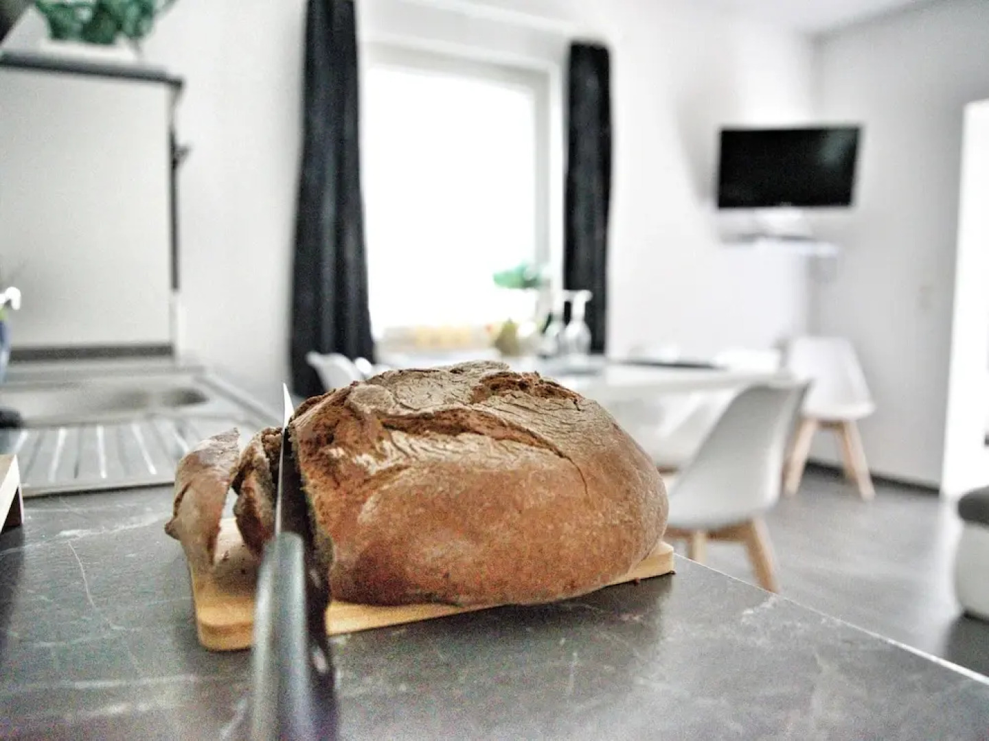 Lagoon View Family Escape