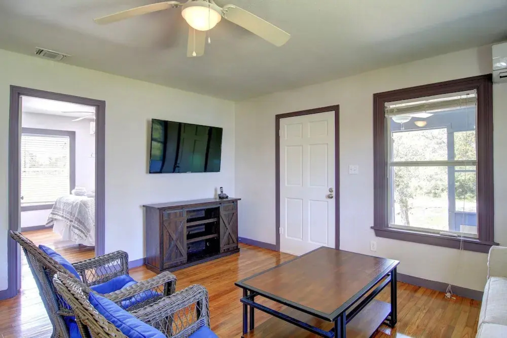 Quiet Sea Point Cottage by Redawning