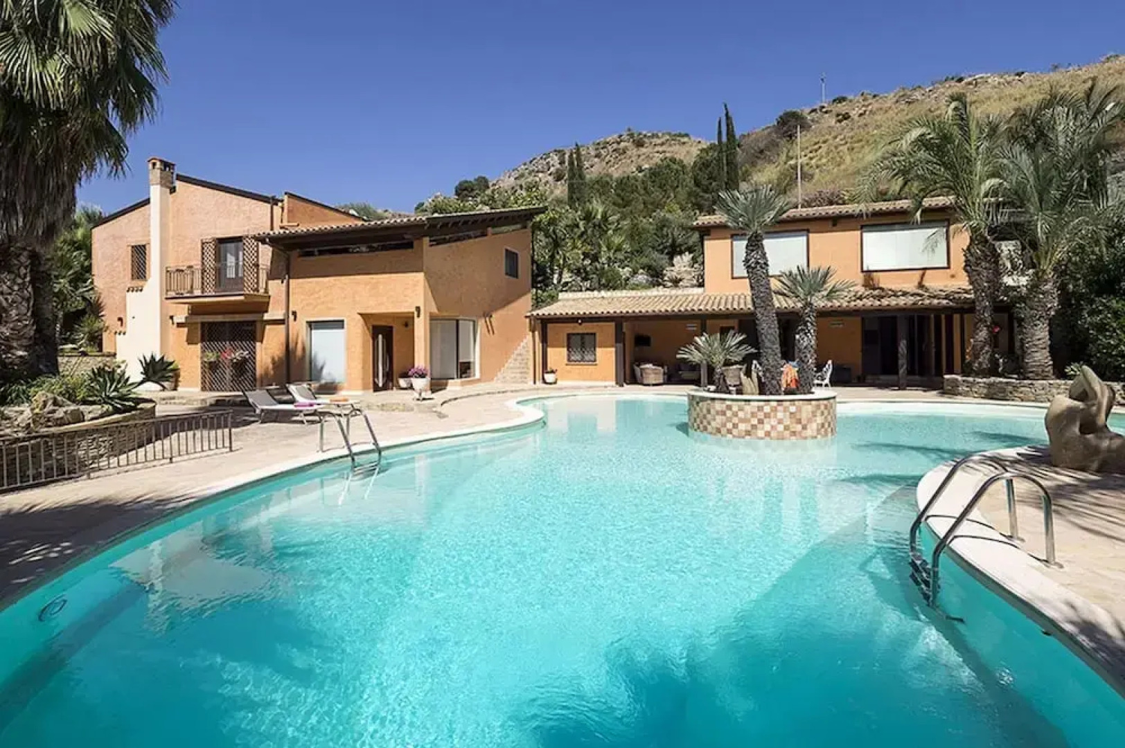 Villa in Agrigento With Private Pool