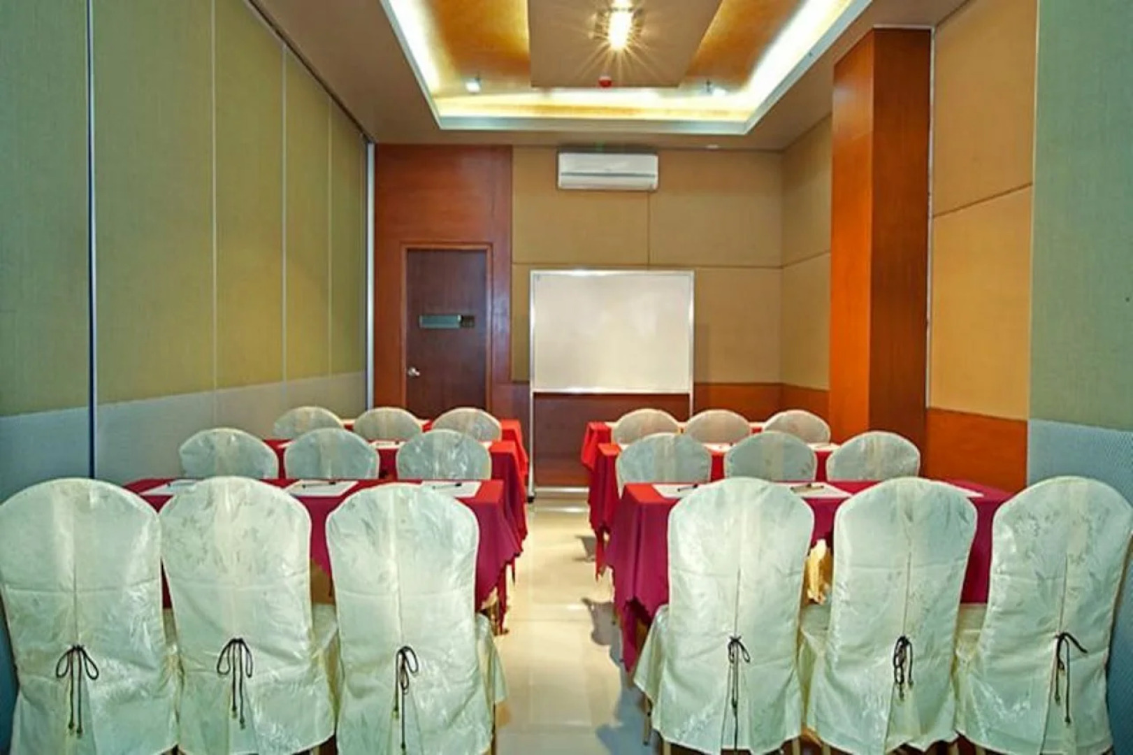 Allure Hotel & Suites