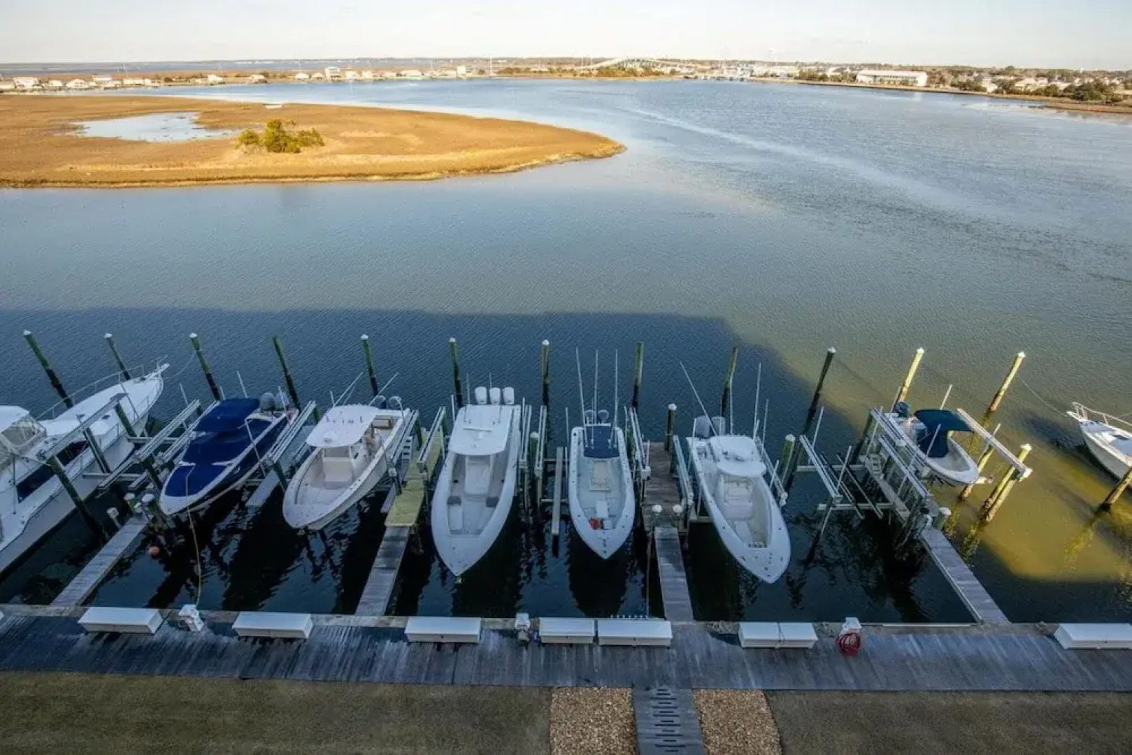 Yacht Club Dream 3 Bedroom Condo by RedAwning