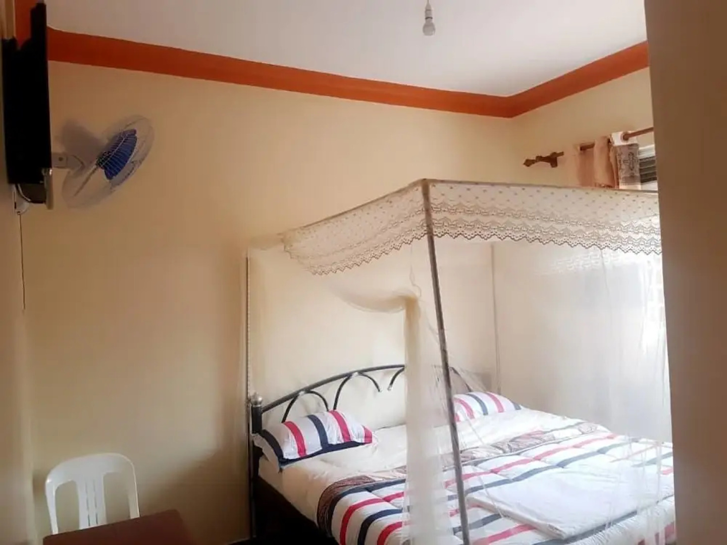 Happy Wallet Gardens Hotel