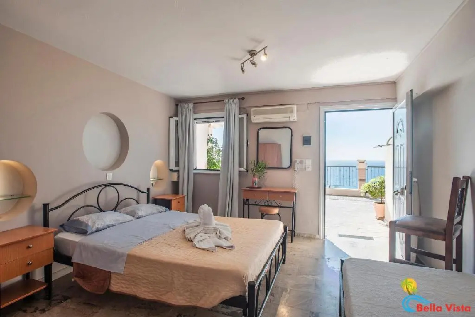 Bella Vista Apartments