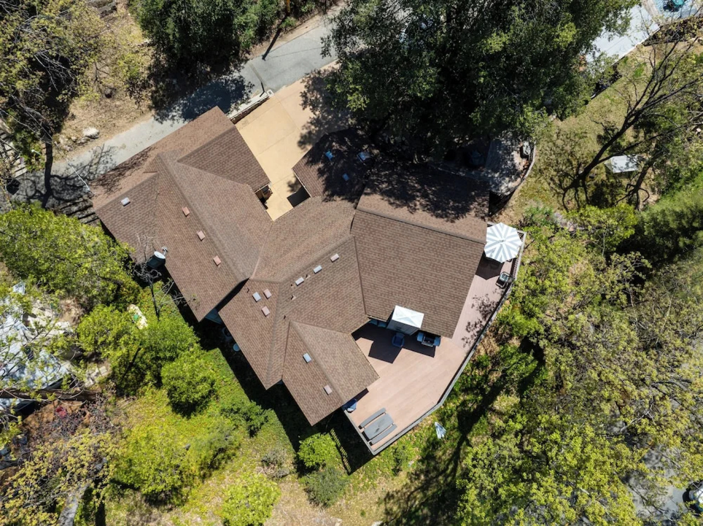 Bass Lake Beauty! 4 BDR Sleeps 16, Lakefront Views