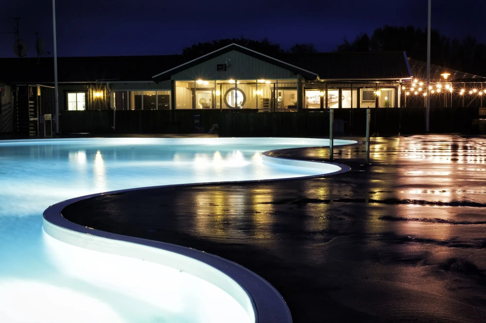 Apelviken Lägenhetshotell