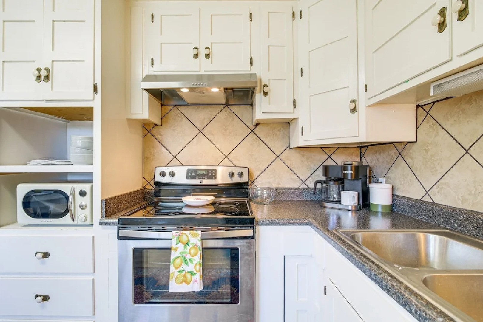 Oxford Getaway: Walk to Oxford Square!