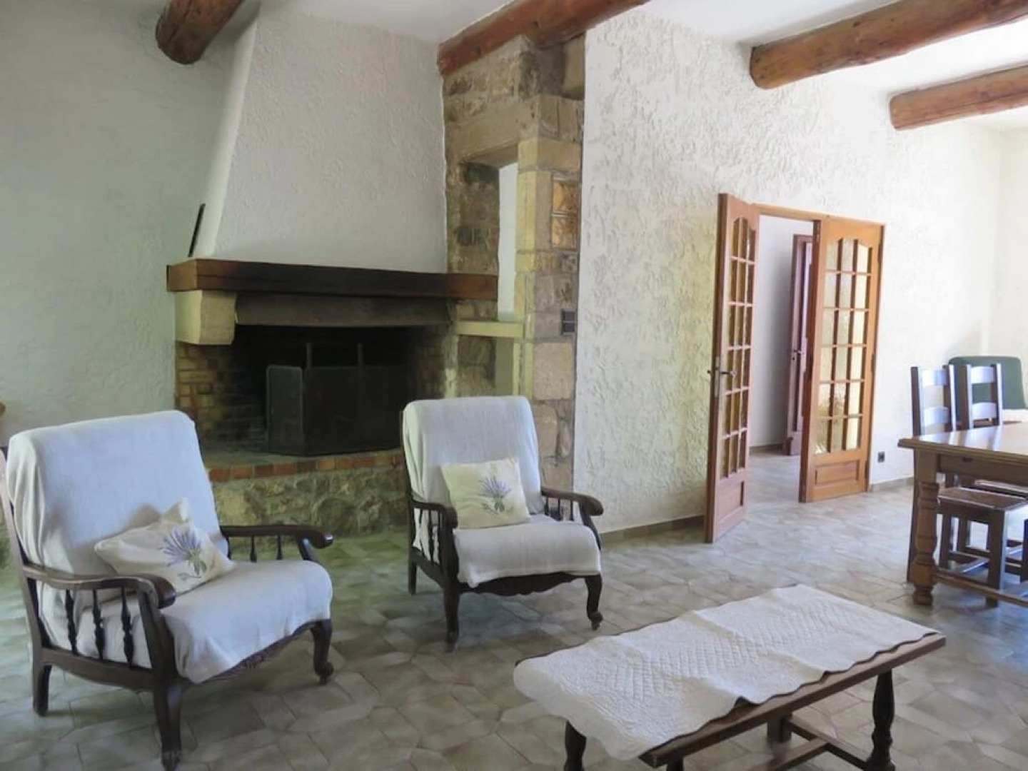 House With 5 Bedrooms in Mérindol, With Wonderful Mountain View, Furni