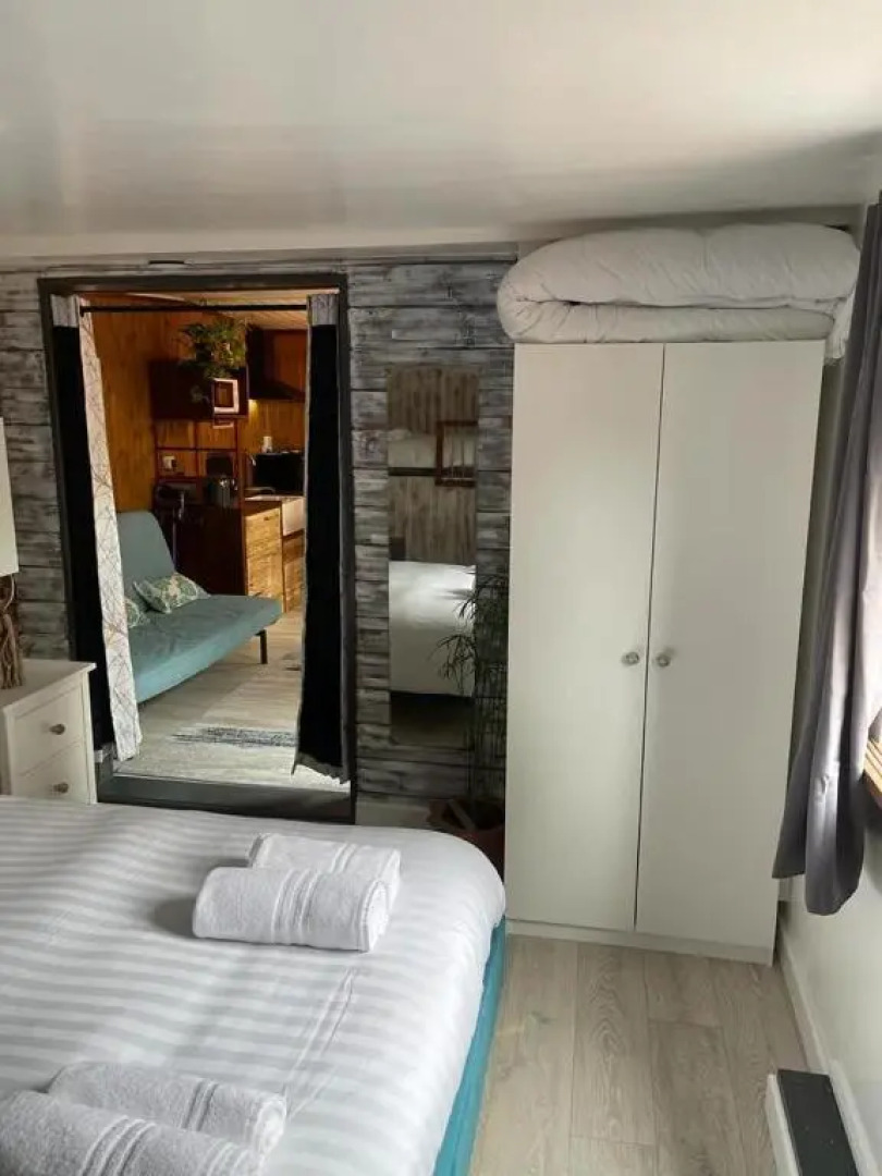 Charming Chalet - Sleep 3/4 & Free Parking