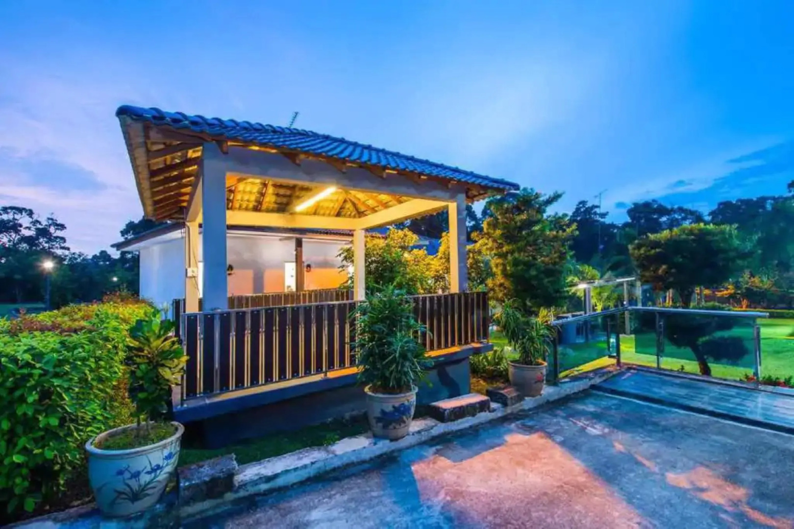 Capital O 90088 Mbp Leisure Resort