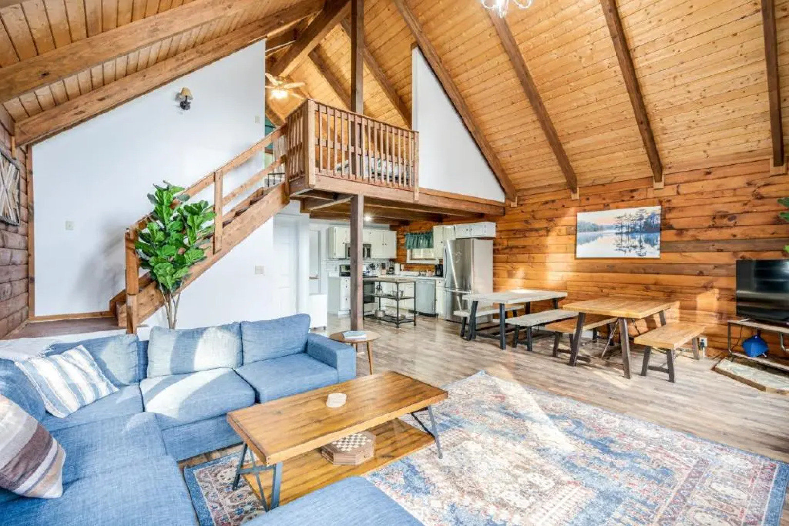 Modern Cabin w Hot Tub, Pond, Deck, Fire Pit, WiFi