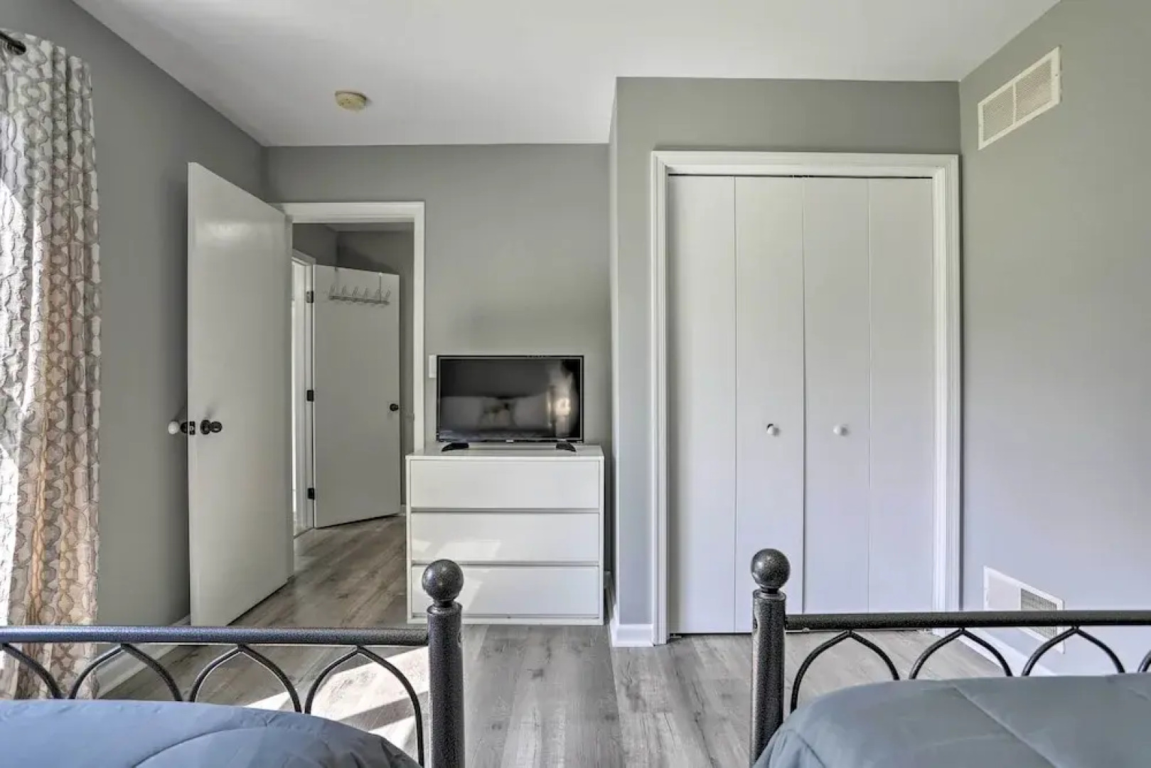 Scotron Home W/game Room - 5 Miles to Skiing!