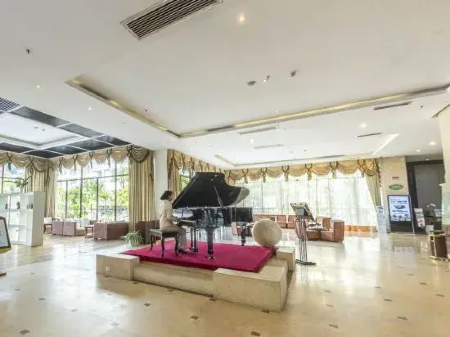 Xihai Hot Spring Holiday Hotel