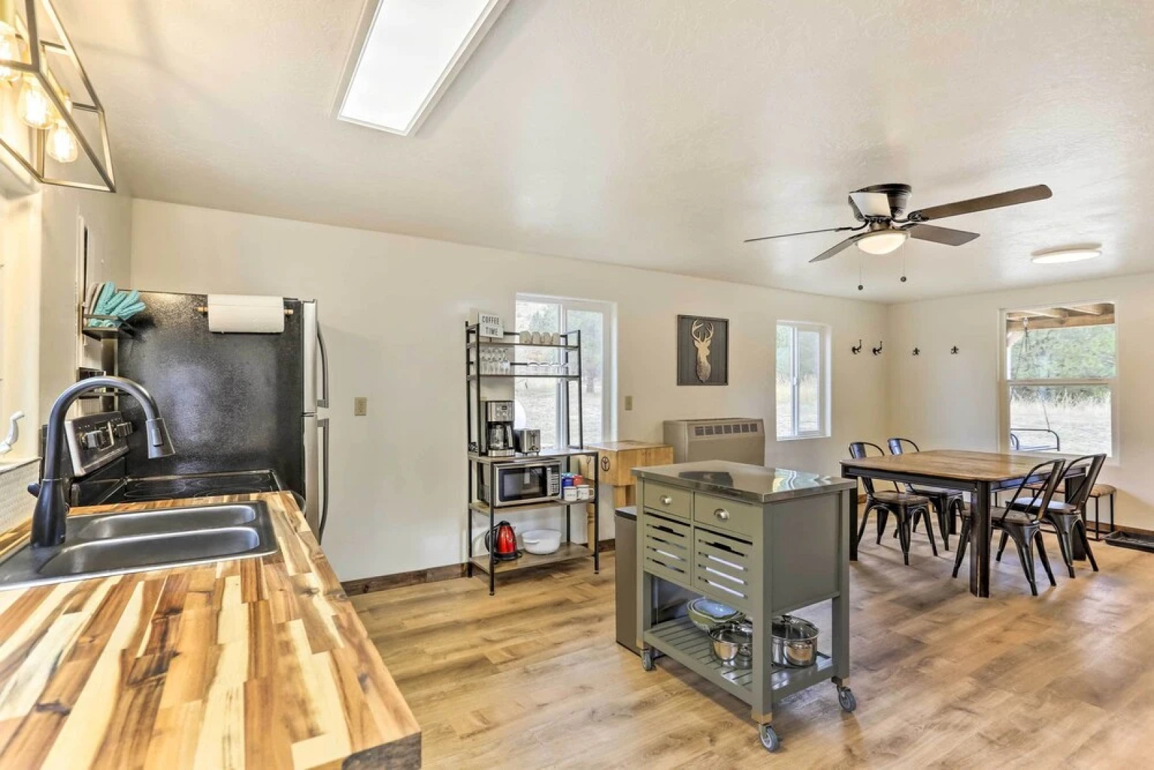 Lowman Outdoor Retreat: Walk to Hot Springs!