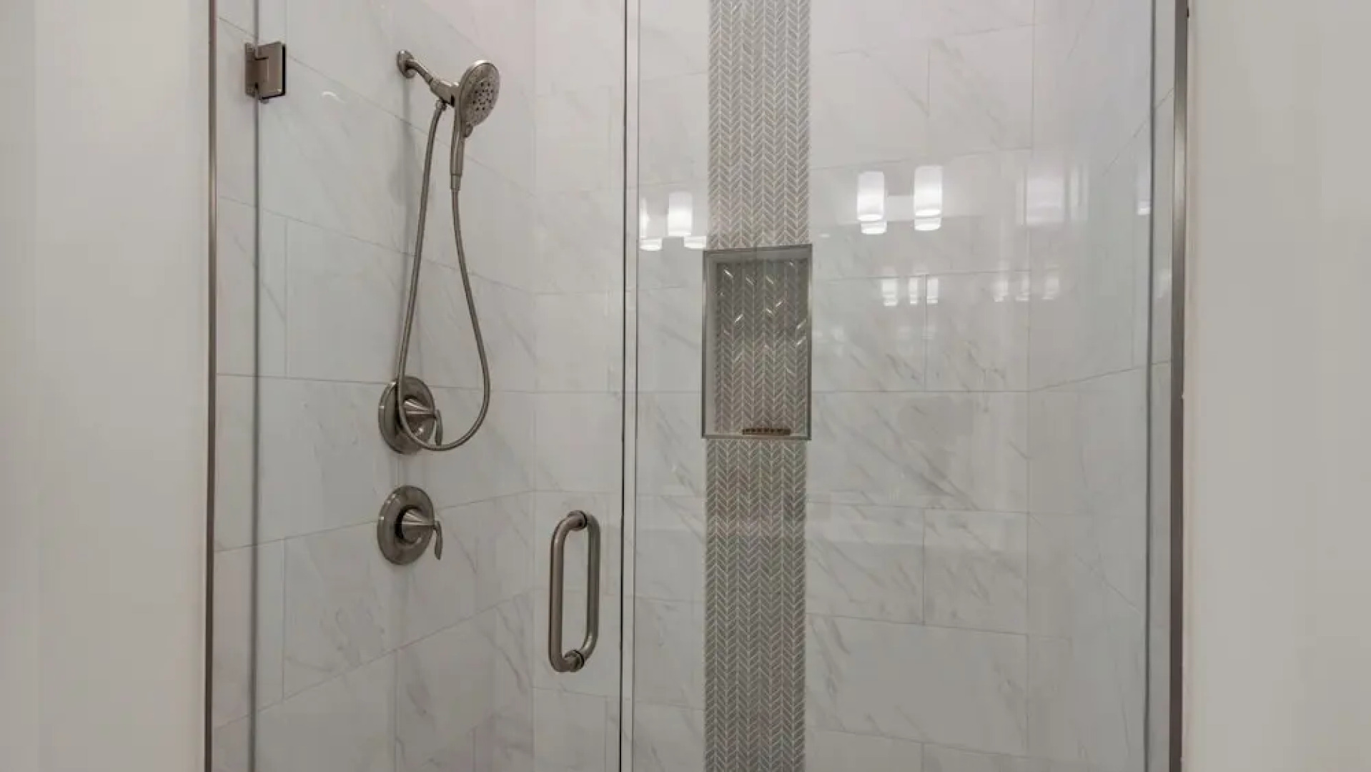 Spacious 4BR With 2 Master Suites, Golf Cart, .3 Miles to Beach - Sleeps 15