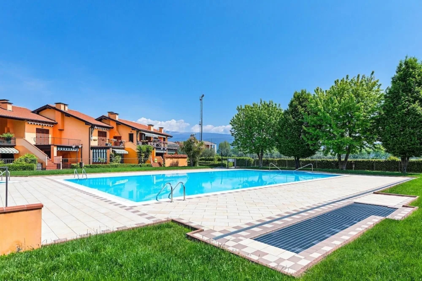 I Girasoli C14 Apartment by Wonderful Italy