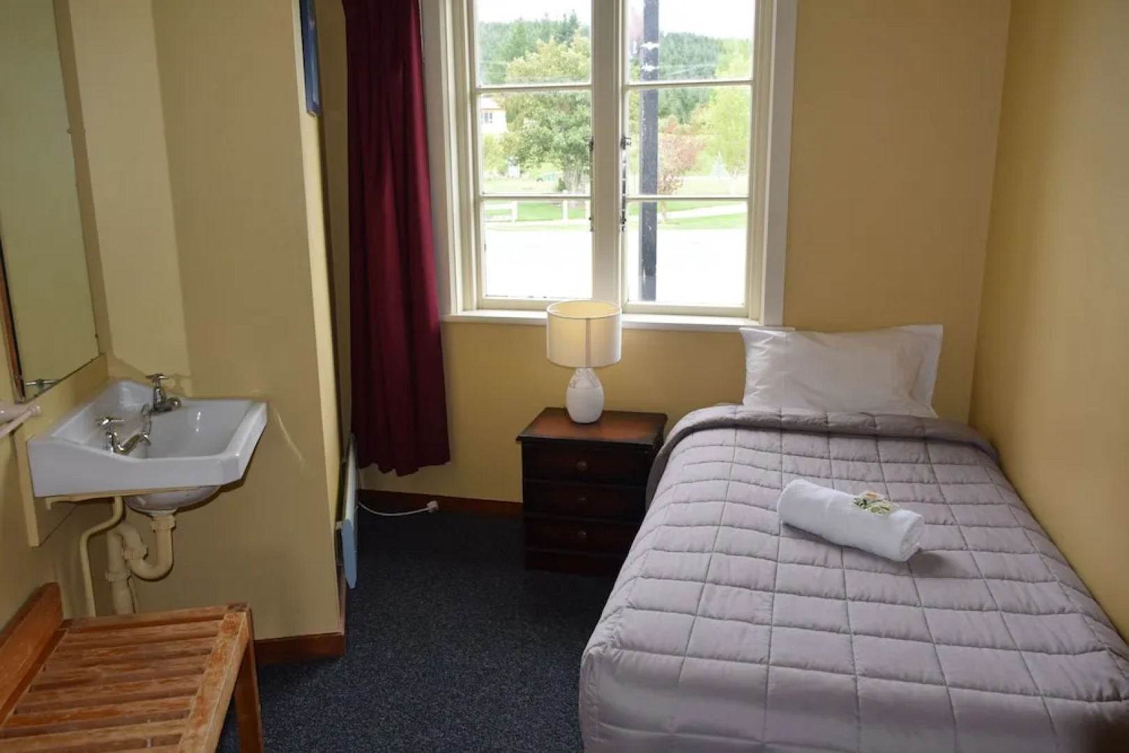 Garston Hotel and Cafe