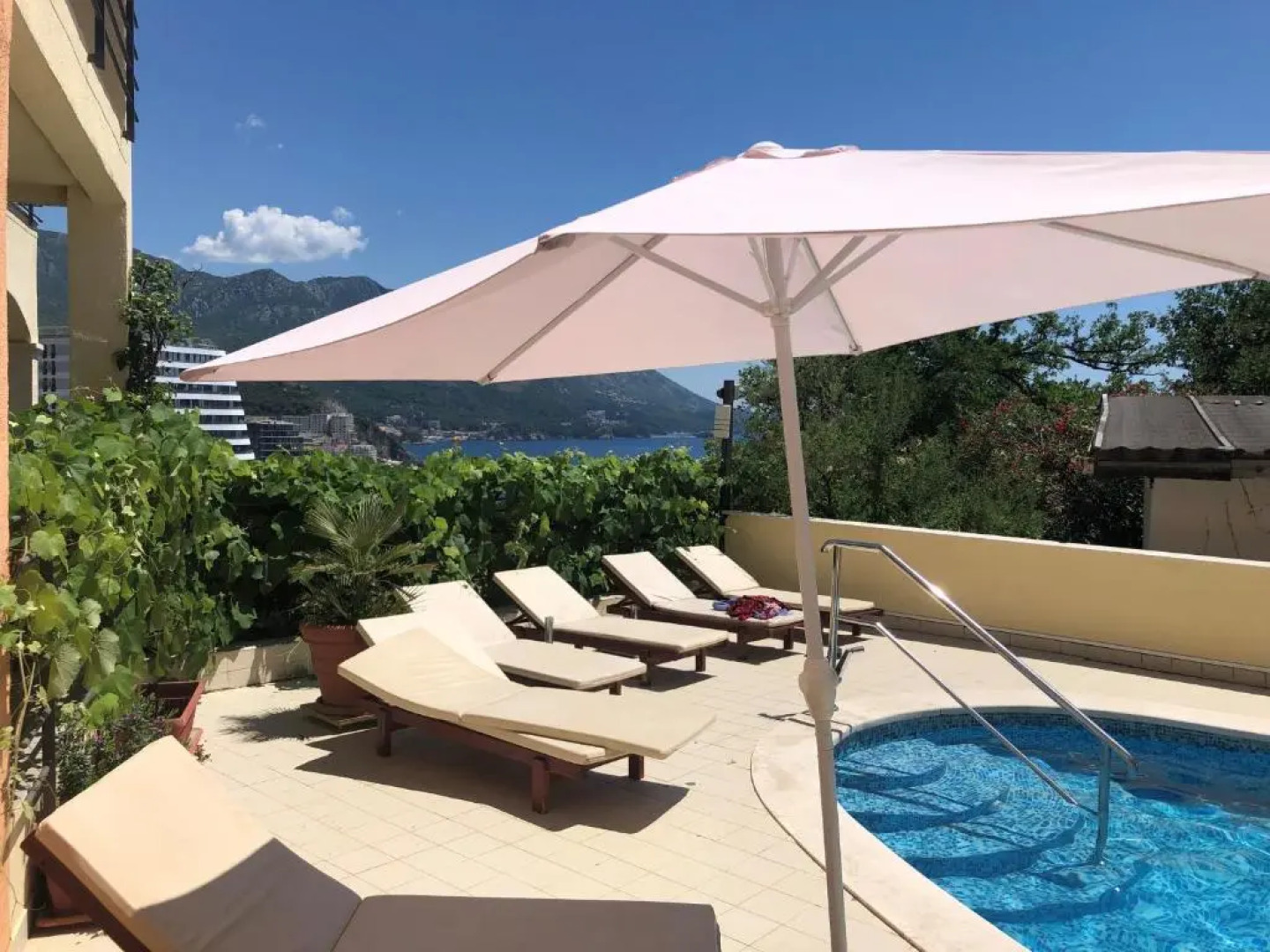 Apartment "Glücks-Griff" im Bečići Sunset, B1L1