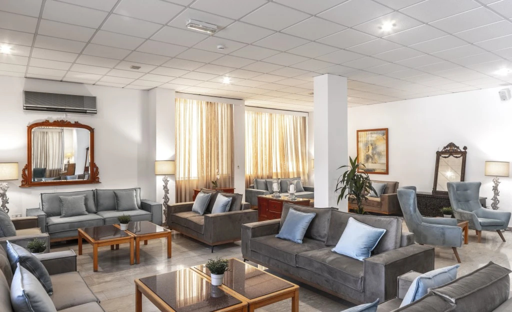 Stephanos Hotel Apts