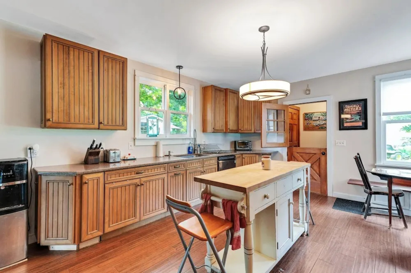 Spacious Victorian Home With Mountain Views And Lots Of Fun Extras!! 5 Bedroom Farmhouse by RedAwning