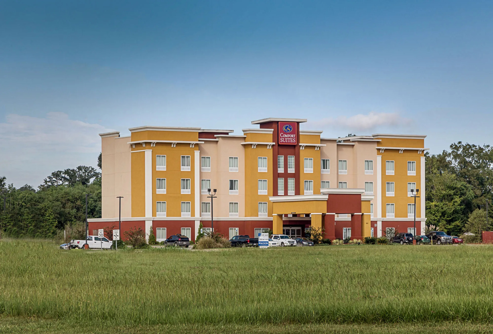 Comfort Suites near Tanger Outlet Mall