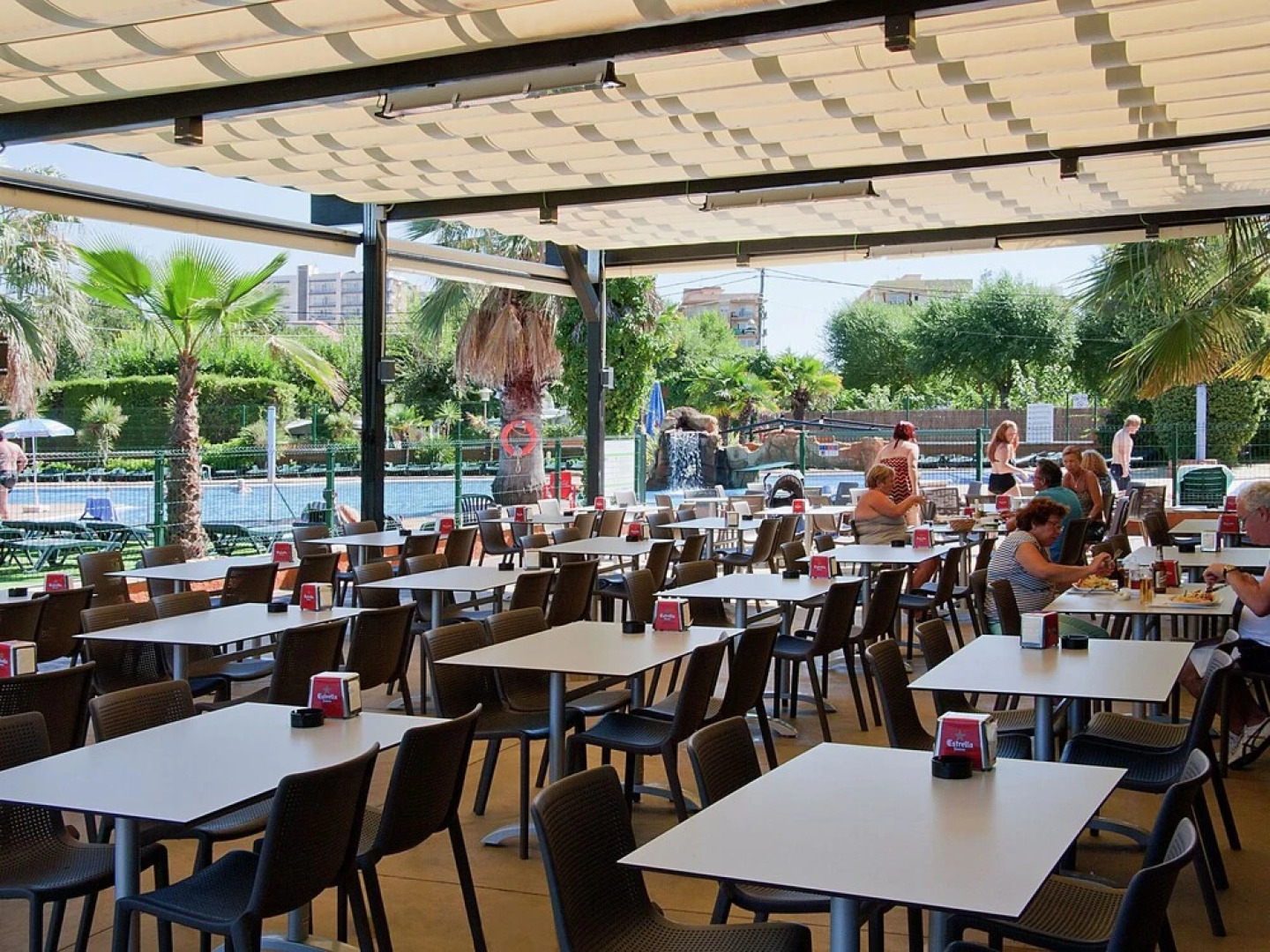 Well-kept Bungalow With a Veranda Near the Sea