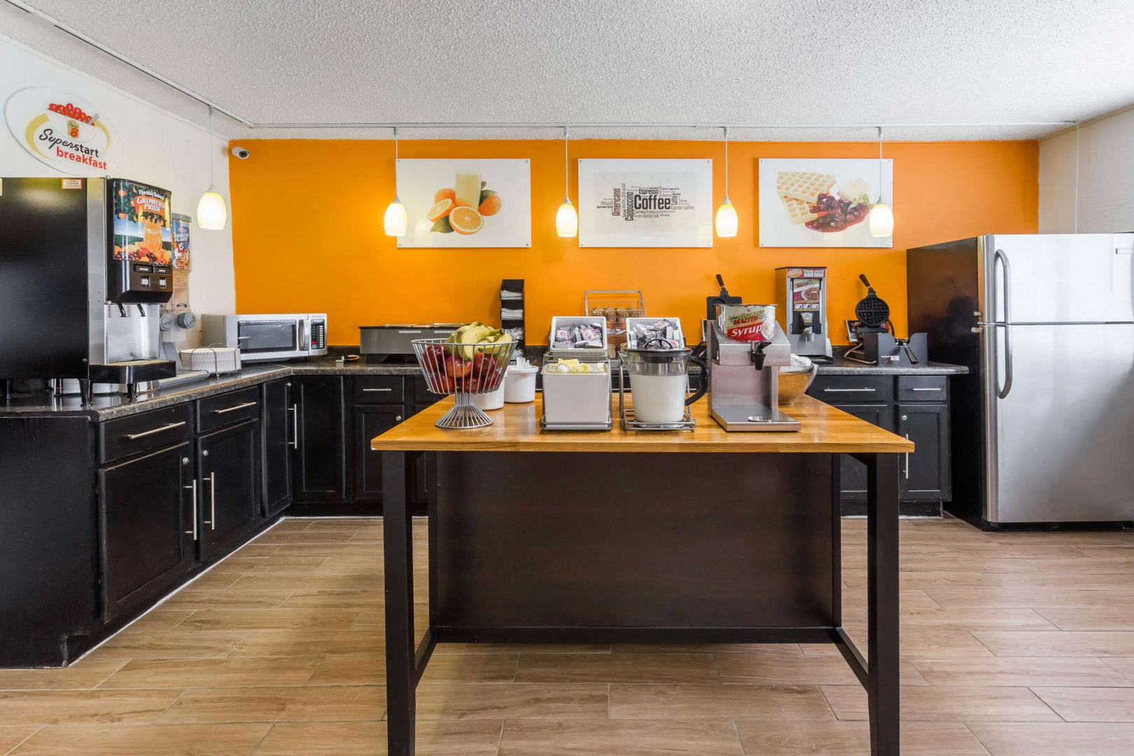 Super 8 by Wyndham Dubuque