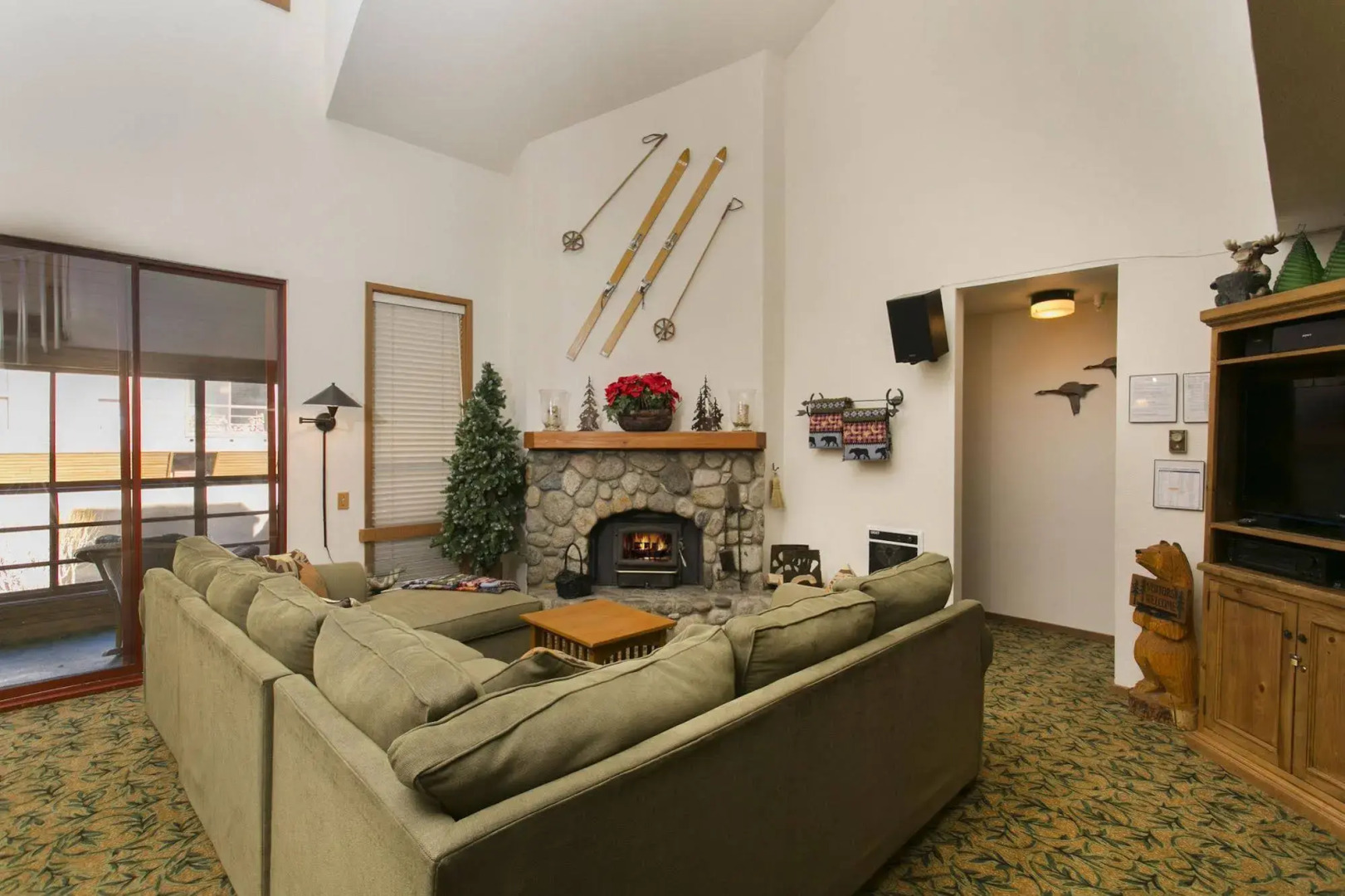 Aspen Creek by 101 Great Escapes