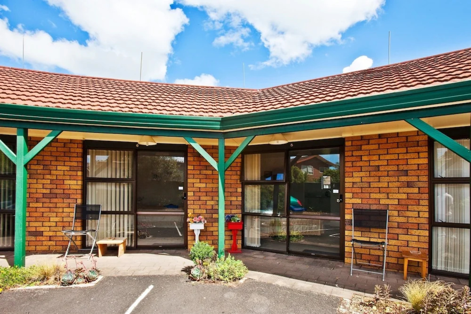 Papakura Monument Motor Lodge
