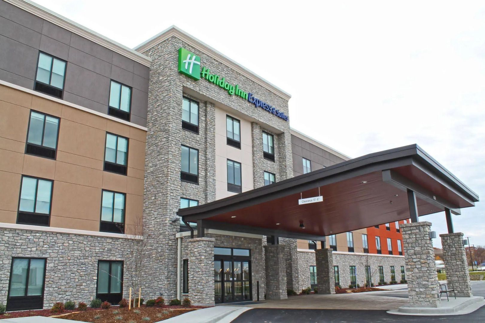 Holiday Inn Express and Suites St Louis South I55