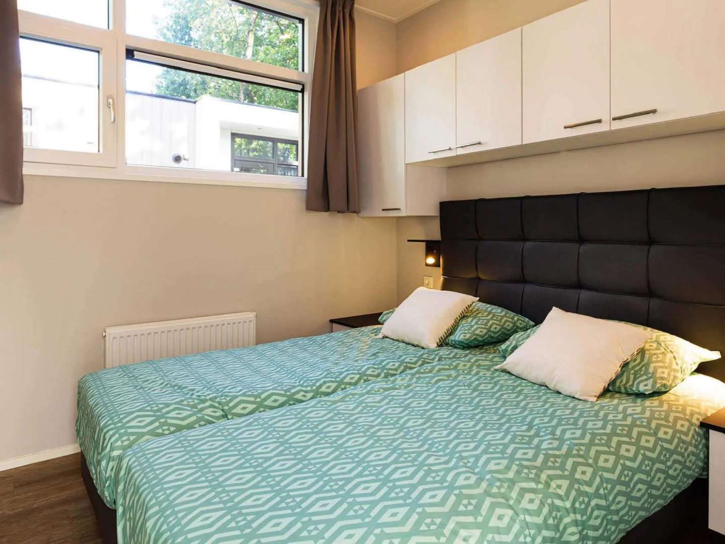 Detached, light chalet with dishwasher not far from Hoorn