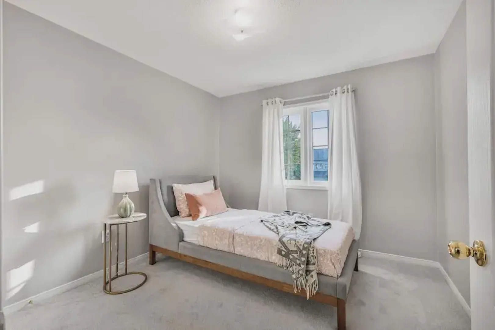 Spacious Whitby Haven 3BR Home Parking