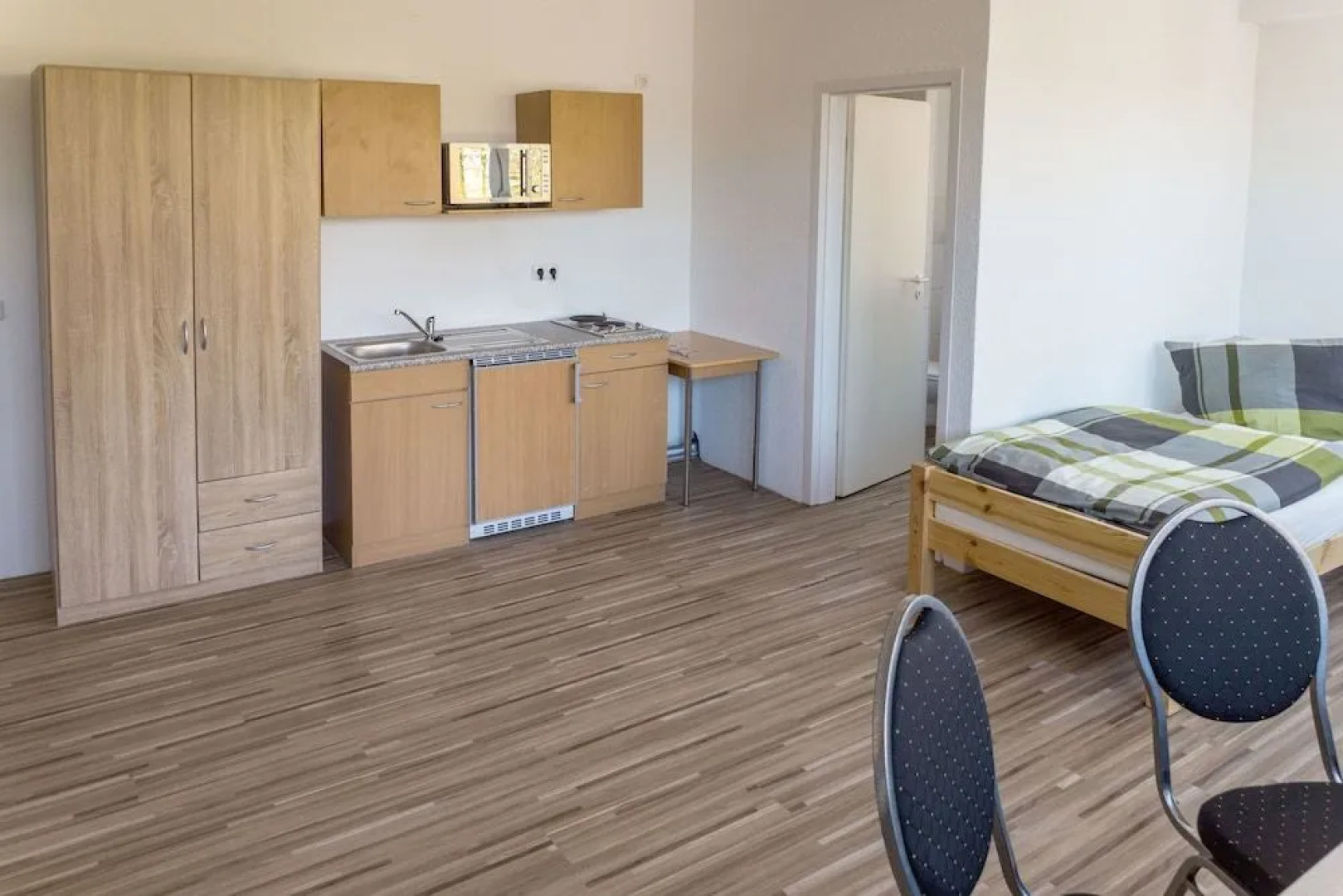 BHQ - BoardingHouse Quickborn - Hostel