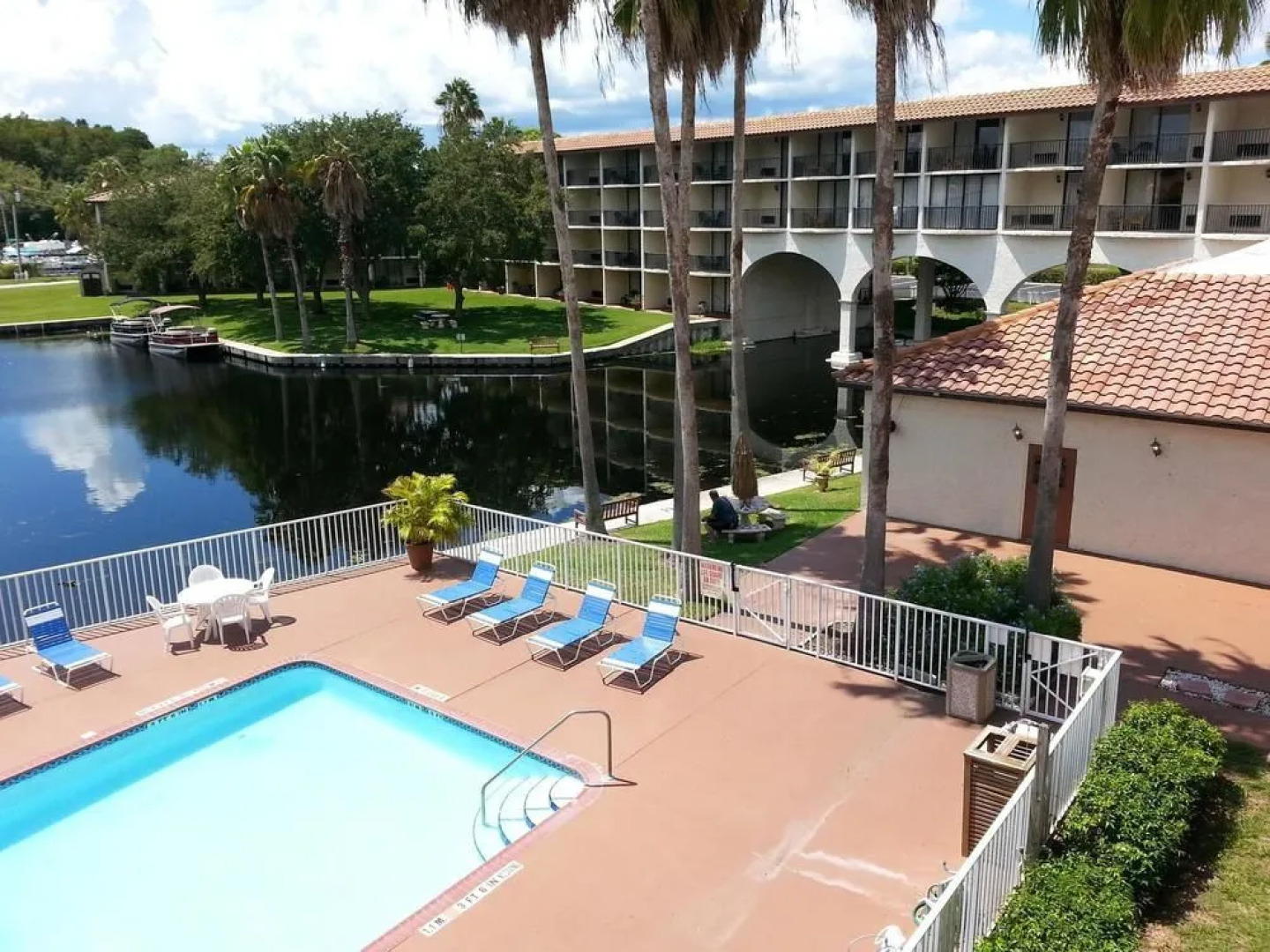 Lake Tarpon Resort