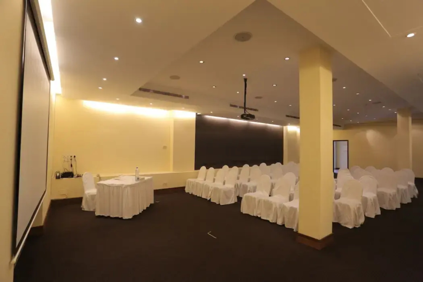 Portemilio Hotel And Resort