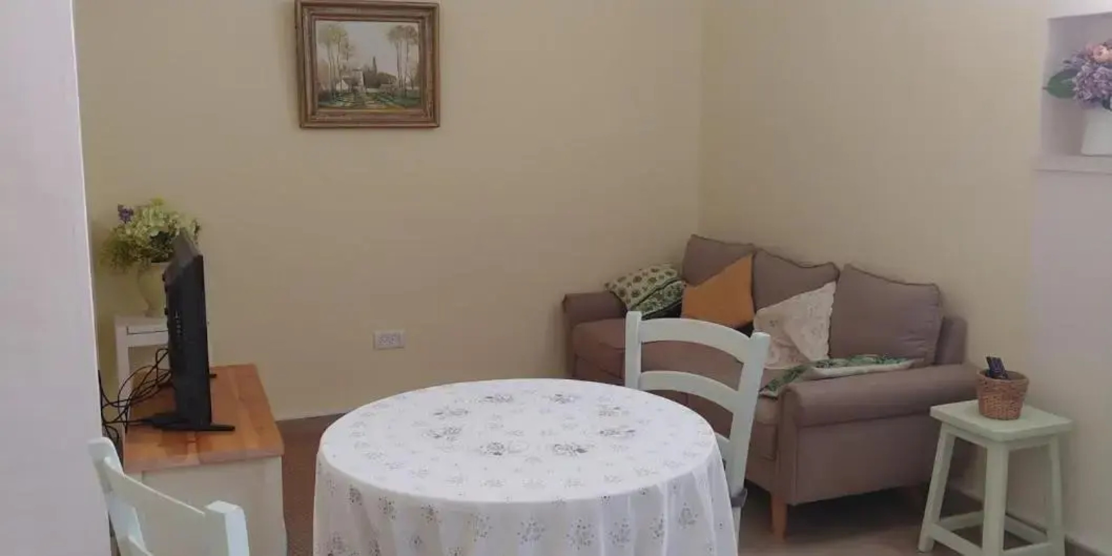 The House By The Mulberry Tree