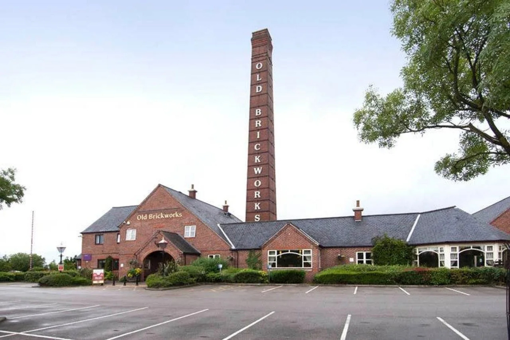 Premier Inn Leeds South