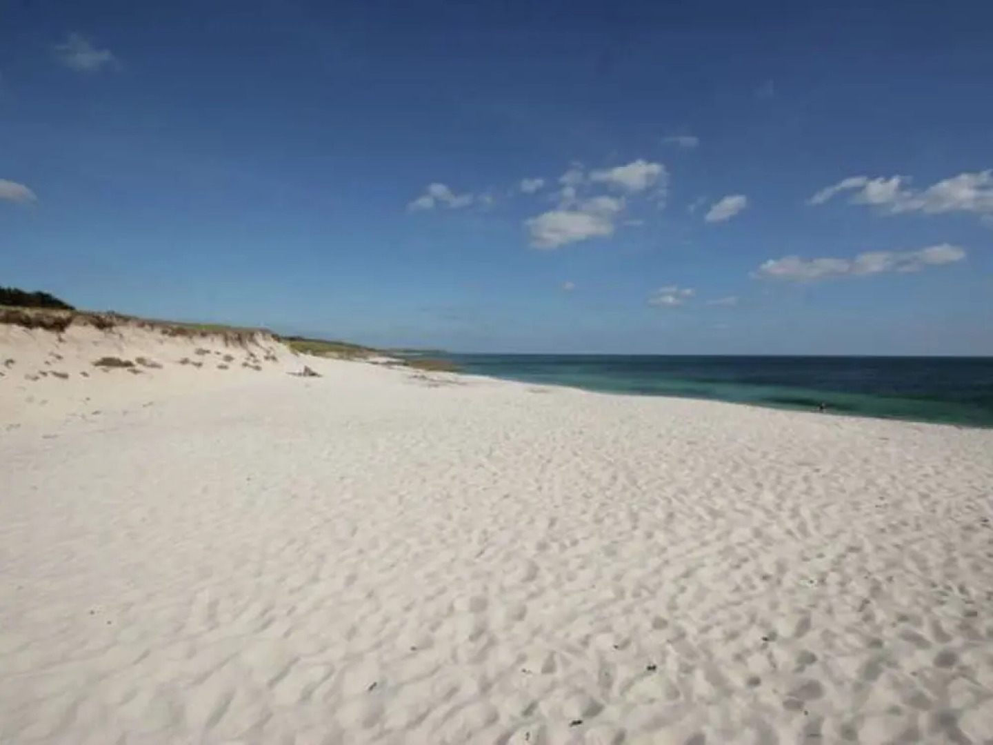 Elite Holiday Home with Private Pool in Plouhinec France