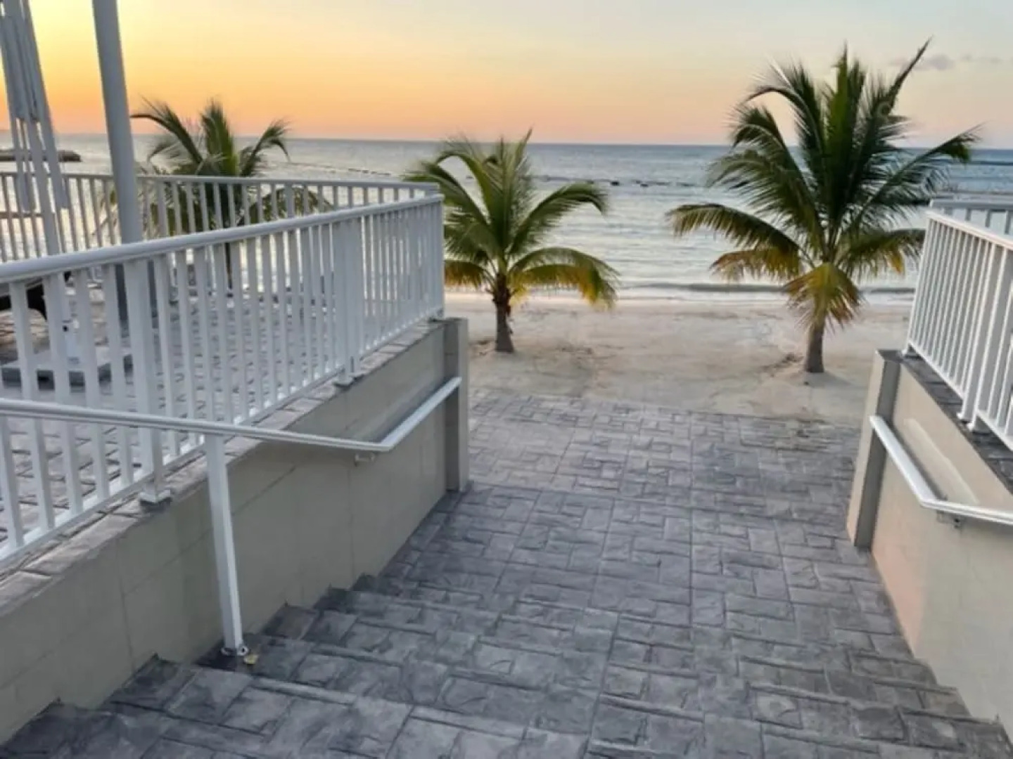 Luxury 4-Bedroom villa